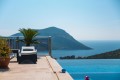 5 bedroom ultra luxury villa with sea views and close to centre