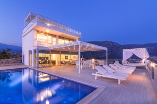 4 bedroom luxury villa in Kalkan with private pool and sea views