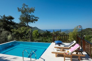 1 bedroom private and secluded honeymoon villa with sea view