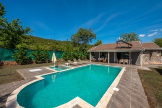 3 bedroom secluded villa with children’s pool