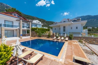 5 bedroom villa in Ovacik sleeps 10 people with private pool