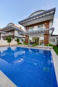 4 bed villa in Koca Calis with private swimming pool and garden
