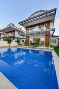 4 bed villa in Koca Calis with private swimming pool and garden